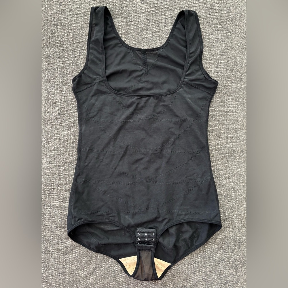 Nebility Women's Black Mesh Breathable U Shape wear 2X‎